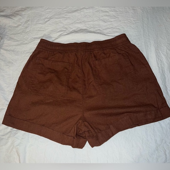 NEW, Old Navy Linen Blend Shorts  MEDIUM - Picture 2 of 11